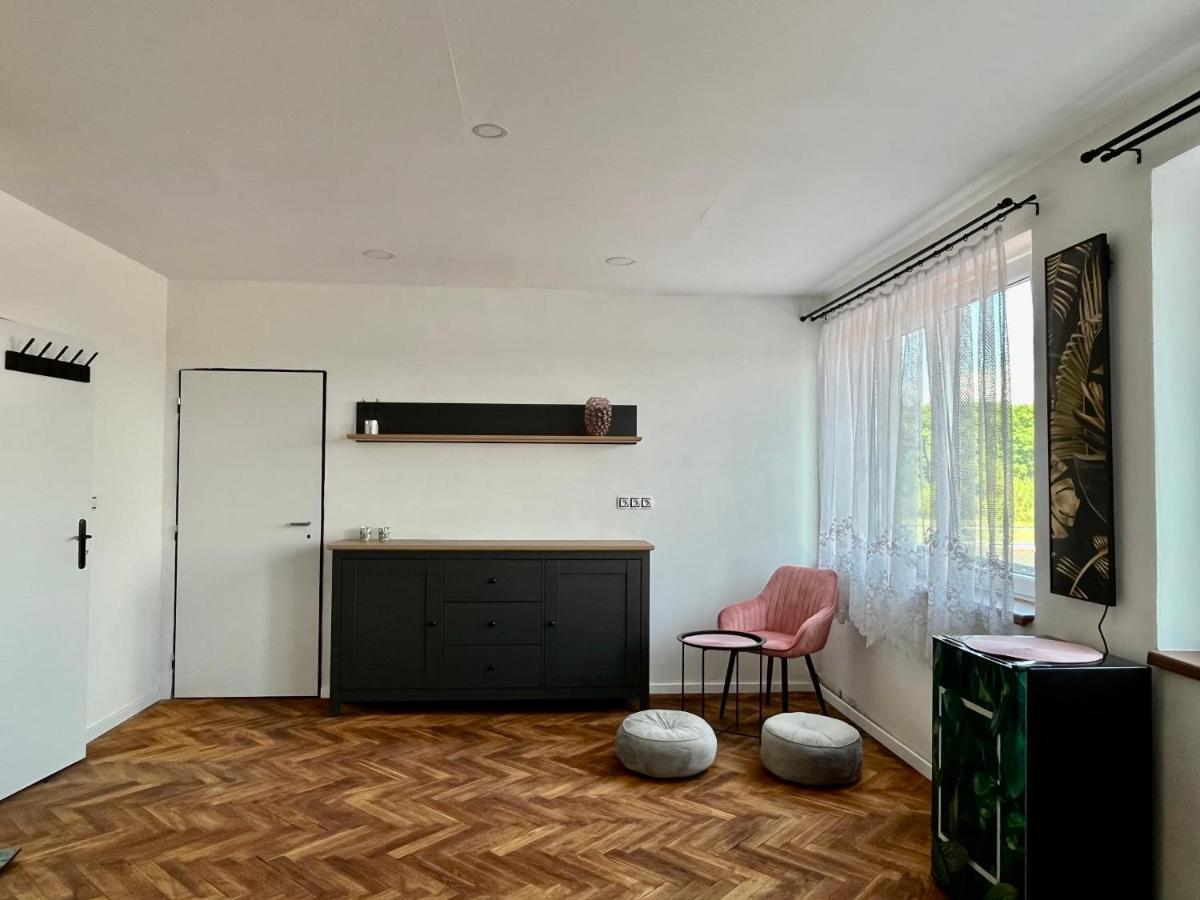 Monstera I Apartment Kolín Exterior photo