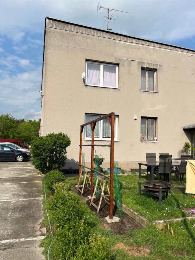 Monstera I Apartment Kolín Exterior photo